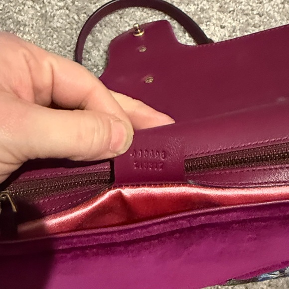 Gucci Velvet Shoulder Bag with Floral Design - Picture 7 of 7